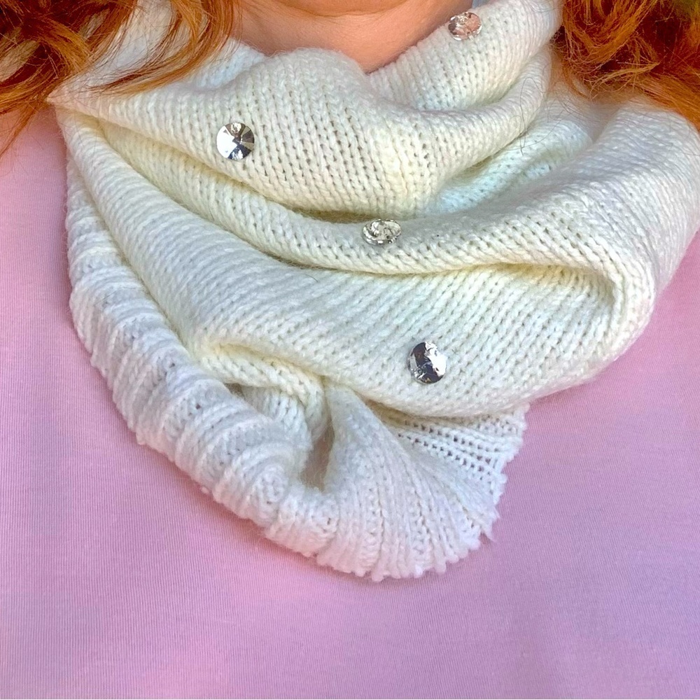 Victoria’s Secret Creamy White Knit Infinity Scarf with Jeweled Detailin…